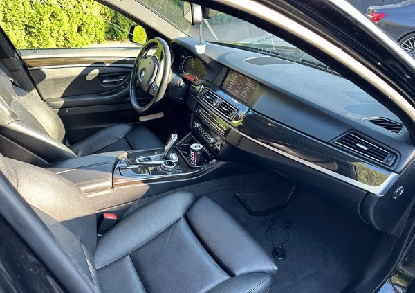 BMW Seria 5 cena 57000 przebieg: 225000, rok produkcji 2013 z Warszawa małe 326